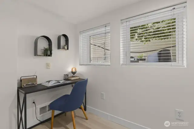 Small nook for desk or dresser