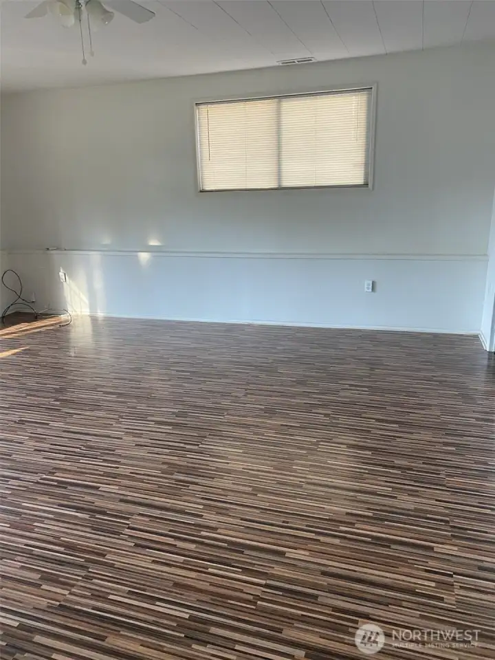 Another picture of the family room!