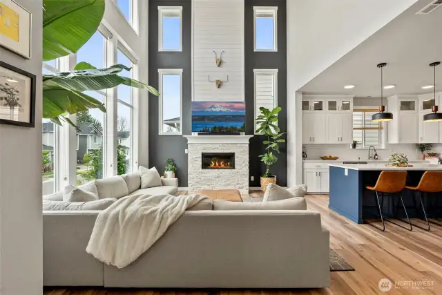 Living Room w/stacked stone gas fireplace