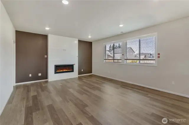Photos are sample photos of a previously built Elbe plan in the community.