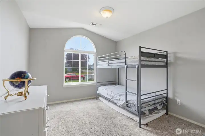 3rd bedroom- wall to wall carpet