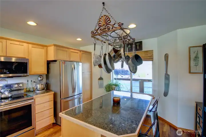 Kitchen island with eating bar.