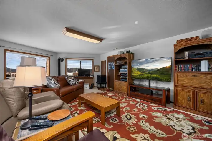 If you can take your eyes away from the views this is a great area to watch your favorite movies or a ballgame...