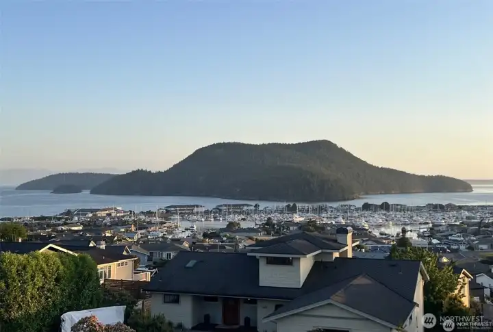 Skyline marina and active boating for your viewing pleasure...