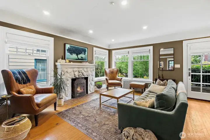 Main Level - Living Room