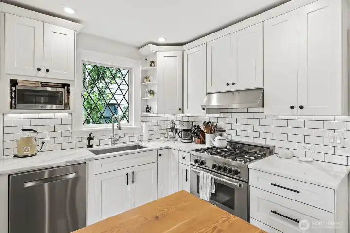 Main Level - Kitchen