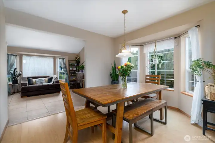 Dining to livingroom