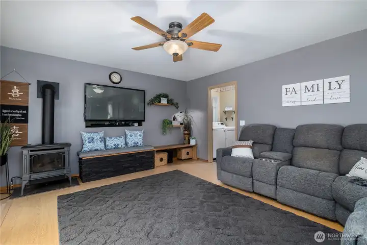 Familyroom with freestanding gas fire