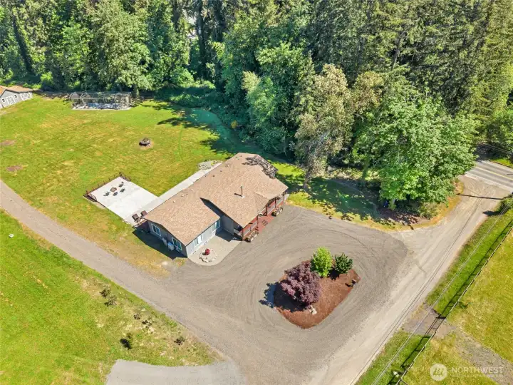 Circular driveway