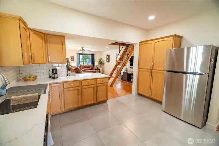 Another view of kitchen