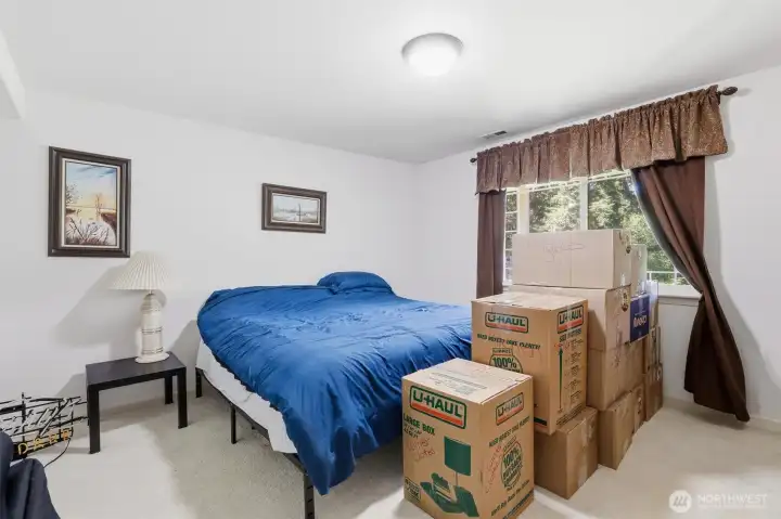2nd bedroom.