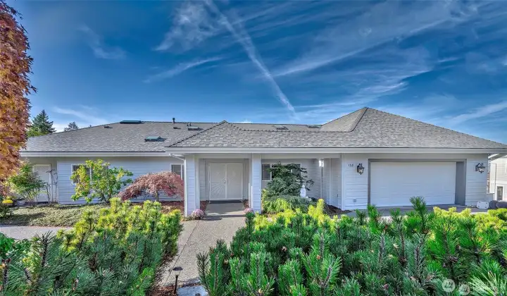 Upstairs 2 Bedroom 2 3/4 Bath 2800+ Sq. Ft 2 Car Garage And Gorgeous Views.