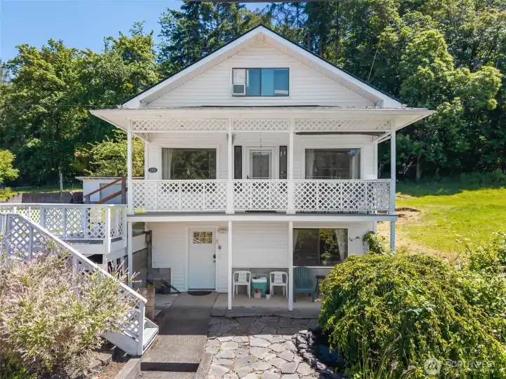 2-stories with daylight basement. 2-stories with daylight basement.