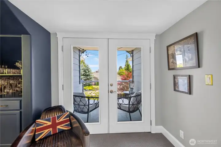 Balcony off bonus room