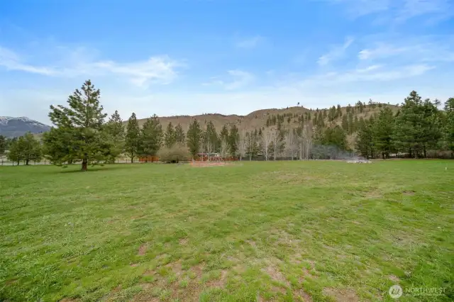 Gorgeous flat, useable property.