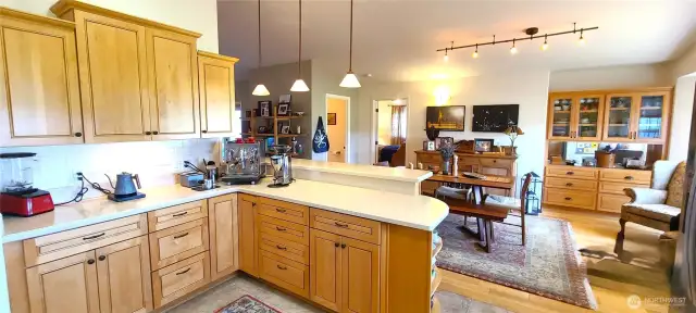 Kitchen / Dining