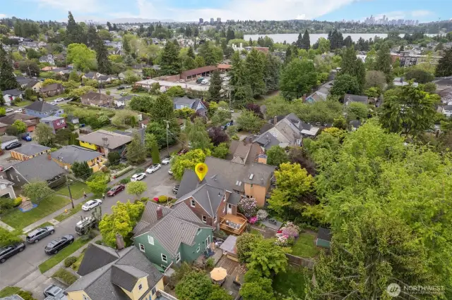 Live the Green Lake Life!  5 min stroll to the lake for an endless array of recreation and fun!!  Supreme convenience in this location.