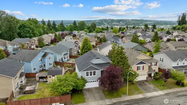A dream location, just minutes from I-405, Hwy 167, Boeing, The Landing, and more