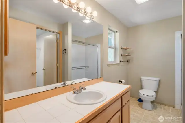 Primary Bdrms Bath