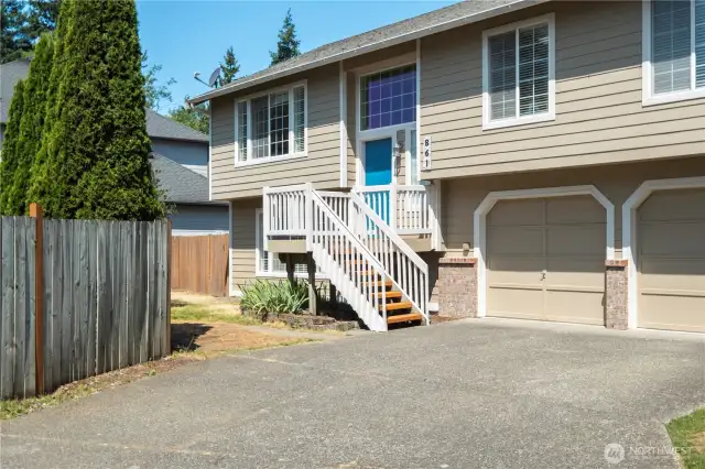 Come and See this wonderful home in a delightful and quiet Renton community