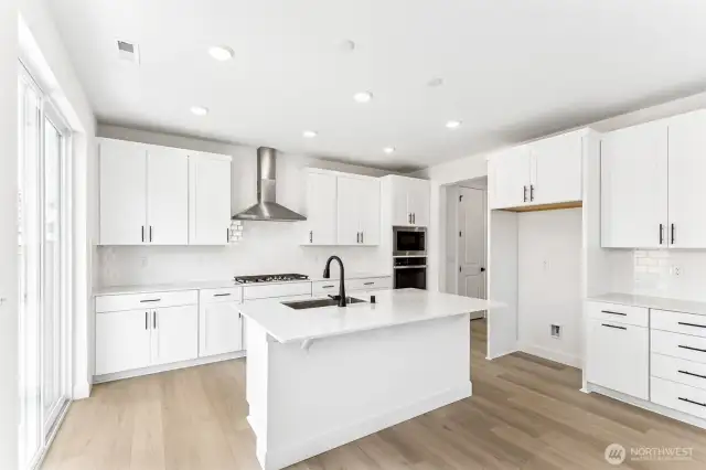 Photo from same floor plan - finishes may vary