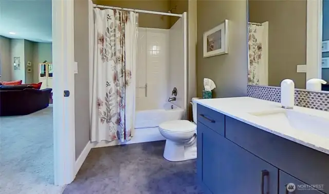 2nd full bath (on 2nd level)