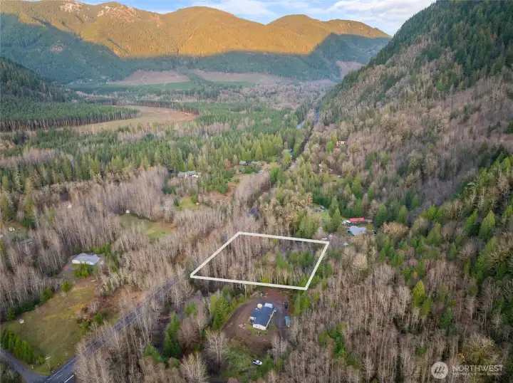 this parcel offers easy access to fishing, swimming, nature walks, and year-round outdoor recreation.