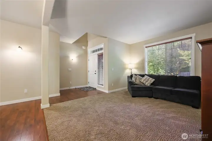 Another angle of entryway