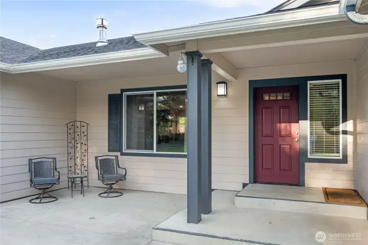 Every detail in this gorgeous home has been well thought-out! The front entry offers abundant covered space for decorating or sitting areas, and the rest of the home and property won't disappoint. This lovely newer home is enhanced and protected by Hardi siding, so you'll not be worrying about maintenance issues.