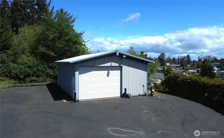 Upper level detached garage/shop