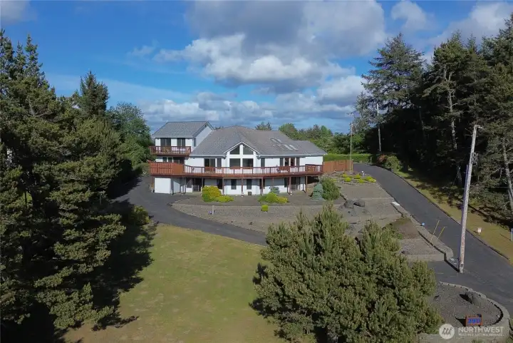 This one of a kind property has no value equal on the Washington Coast