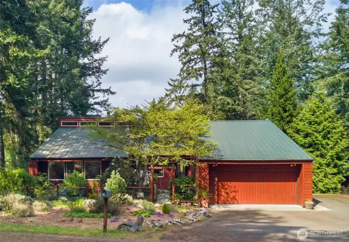 Comfortable single-level living with inviting outdoor spaces designed for relaxing, entertaining, and enjoying the beauty of the Pacific Northwest.