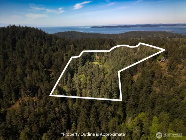 Property lines are approximate.