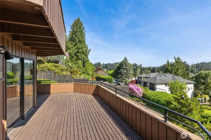 Enjoy views of the pickleball/sports court from the expansive deck. Enjoy views of the pickleball/sports court from the expansive deck.