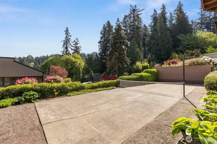 Take in the private pickleball/sports court—perfect for pickleball, badminton, basketball, and endless outdoor fun. Take in the private pickleball/sports court—perfect for pickleball, badminton, basketball, and endless outdoor fun.