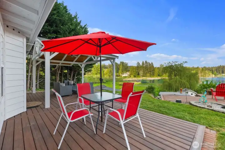 Every day feels like a Lakeside getaway at beautiful cottage lake. You can enjoy the rare feeling of being on vacation while living at home.