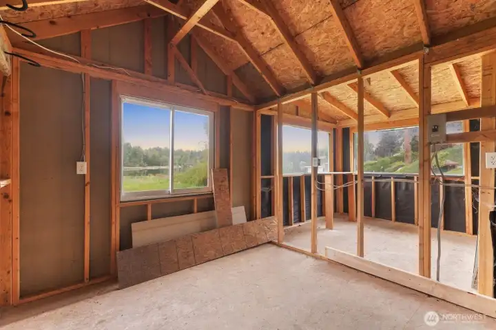 Dream, design, and create in this future studio or hobbies face with spectacular waterfront views