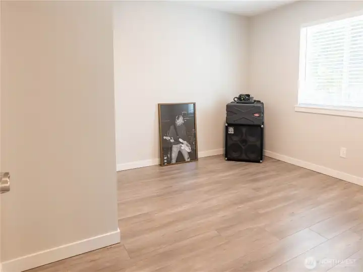 Second bedroom at back of house