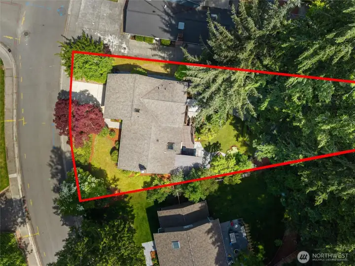 Situated on over 10K sq ft lot - this home has it all! Situated on over 10K sq ft lot - this home has it all!
