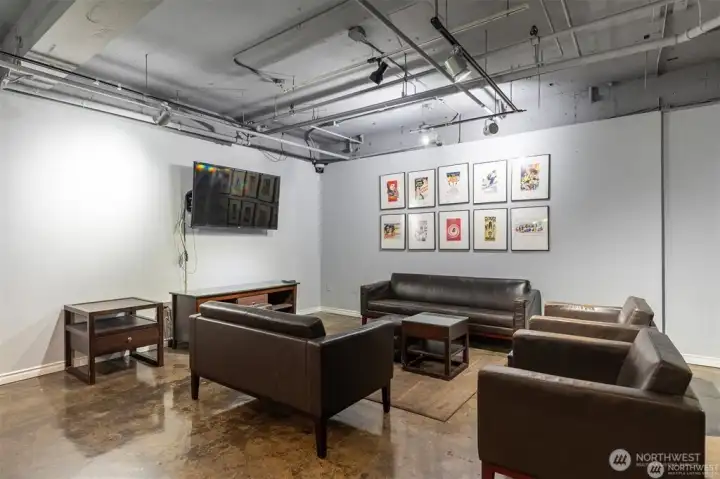 Owner's lounge for relaxing & private parties.