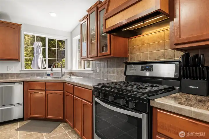Large Spacious Open Concept Kitchen Large Spacious Open Concept Kitchen