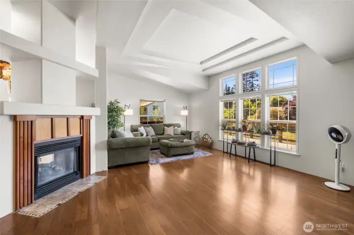 Large windows bring in an abundance of natural light Large windows bring in an abundance of natural light