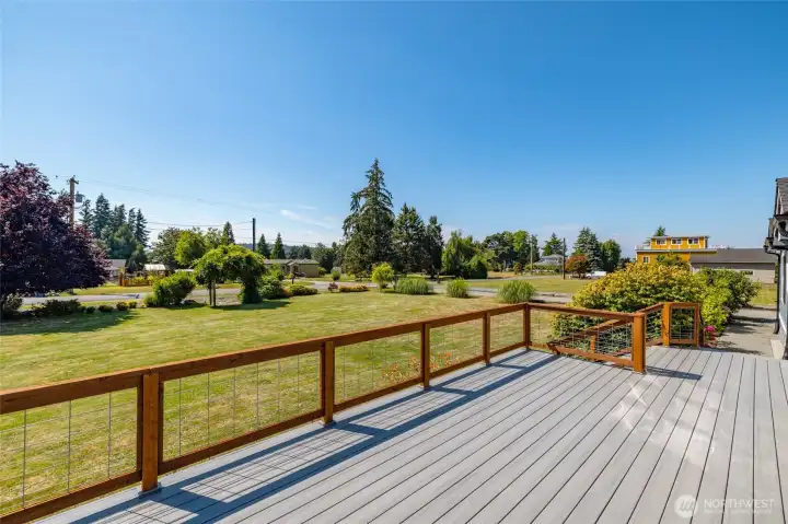 HUGE deck off of the front of the house! HUGE deck off of the front of the house!