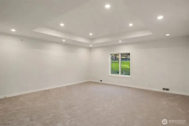 Spacious and inviting additional bonus room