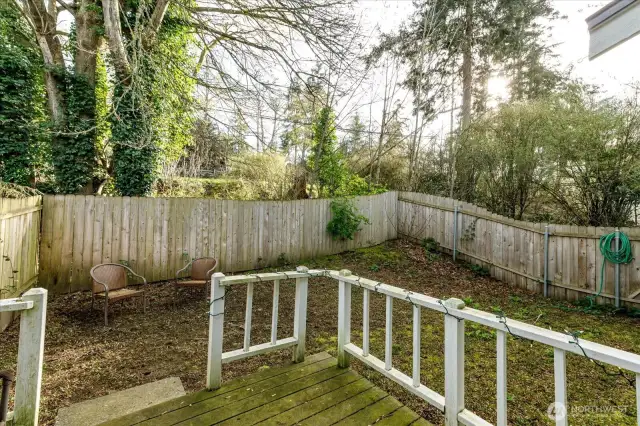 Deck with enclosed back yard