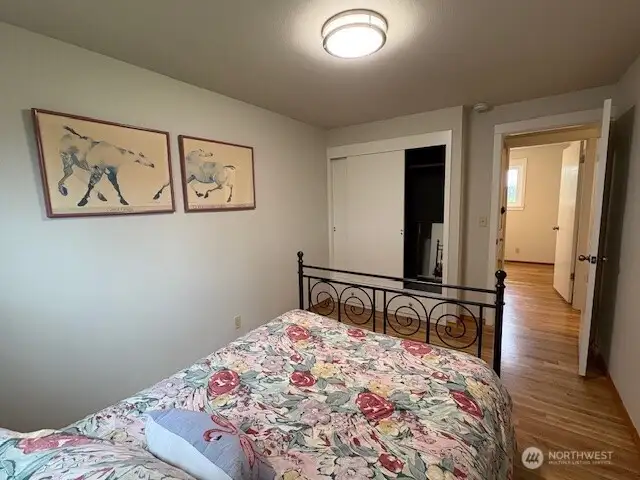 NW bedroom upstairs