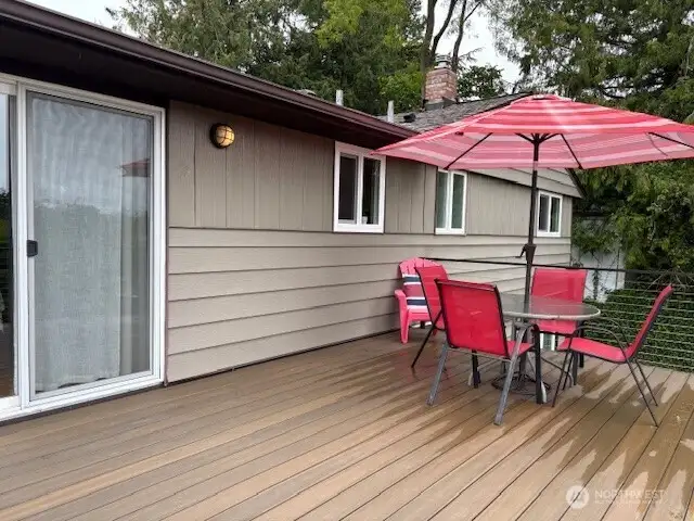 Slider off the dining room to the deck