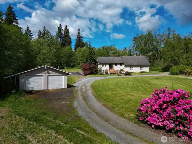 Large home on acreage with a shop in Lake Stevens!