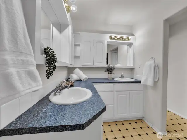 Double vanity in primary bathroom.