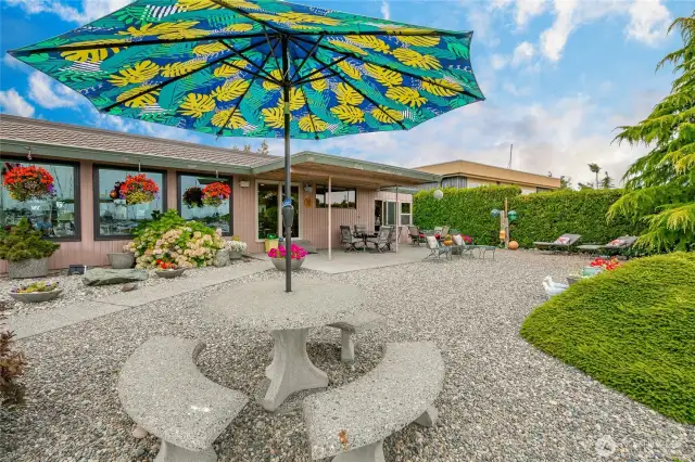 Great area for socializing or just soaking it all in